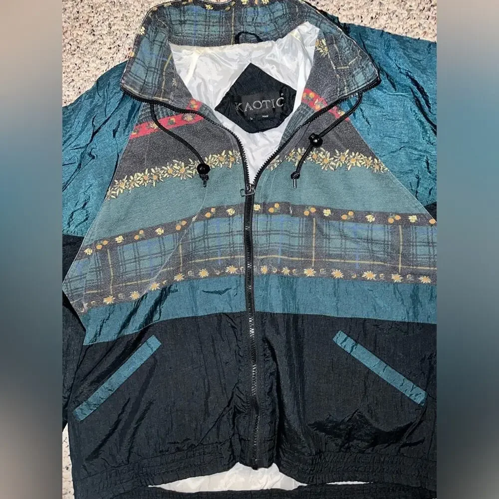 Vintage 90s Kaotic Green‎ Flower Print Windbreaker Unisex Size Large